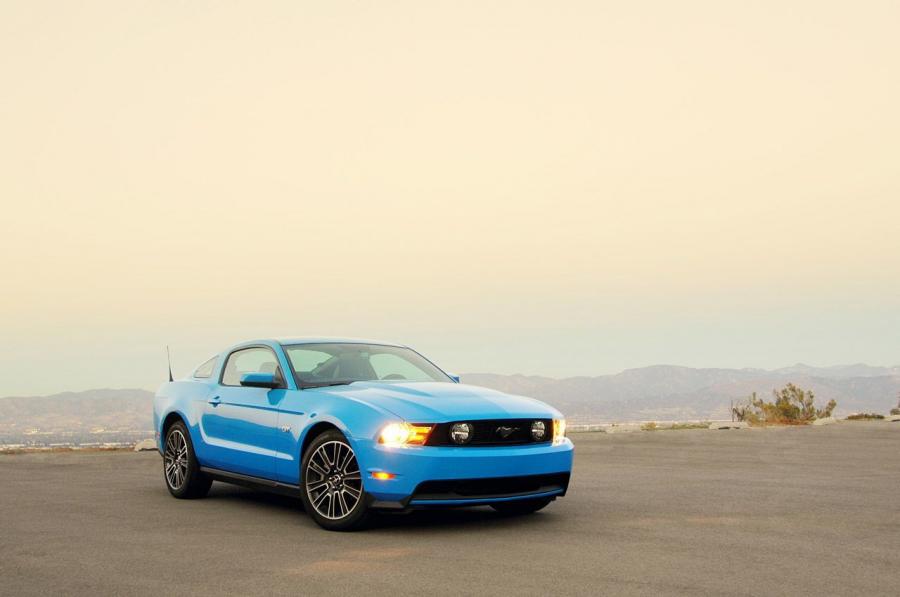  Ford Mustang GT 2010 года  (фото 46 из 213)